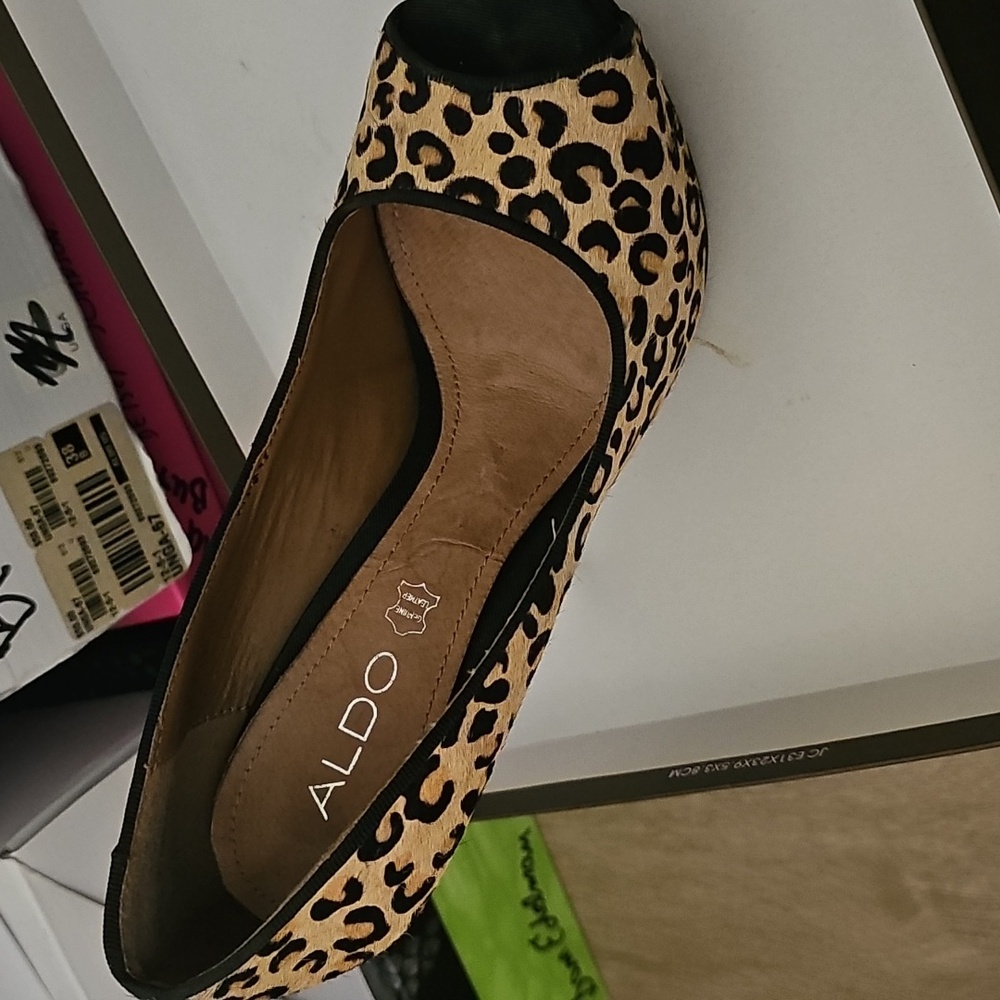 Cheetah print pepper toe pumps